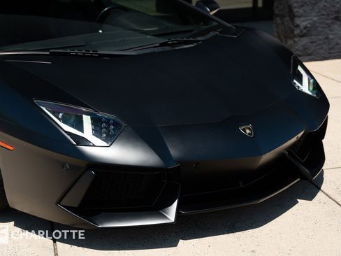 Used 2014 Lamborghini Aventador LP 700-4 AWD/4WD image 2