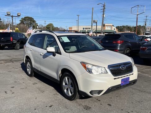 Used 2014 Subaru Forester 2.5i Premium w/ All-Weather Package image 3