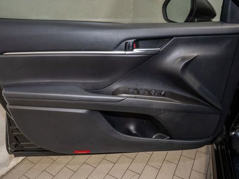 Used 2024 Toyota Camry SE image 10