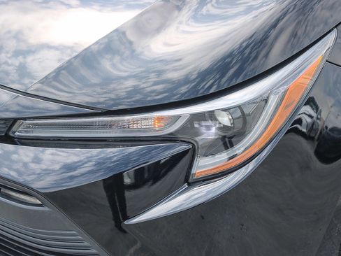 Certified 2023 Toyota Corolla LE image 5