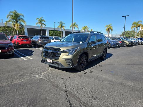 Used 2023 Subaru Ascent Onyx Edition image 3