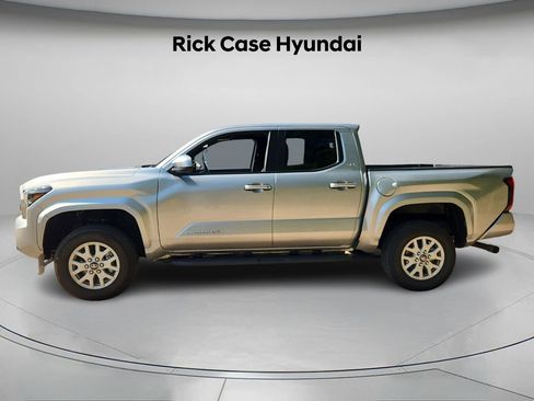 Used 2024 Toyota Tacoma SR5 image 3