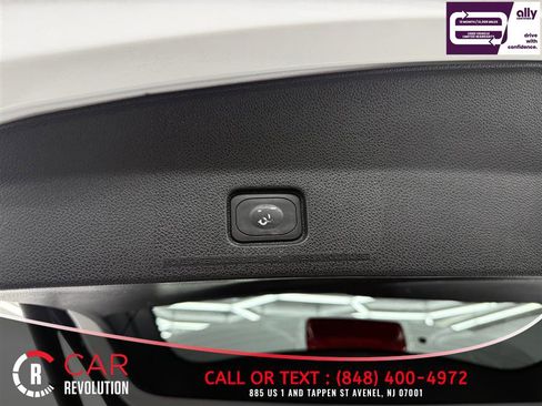 Used 2016 Ford Explorer XLT w/ Equipment Group 202A image 9