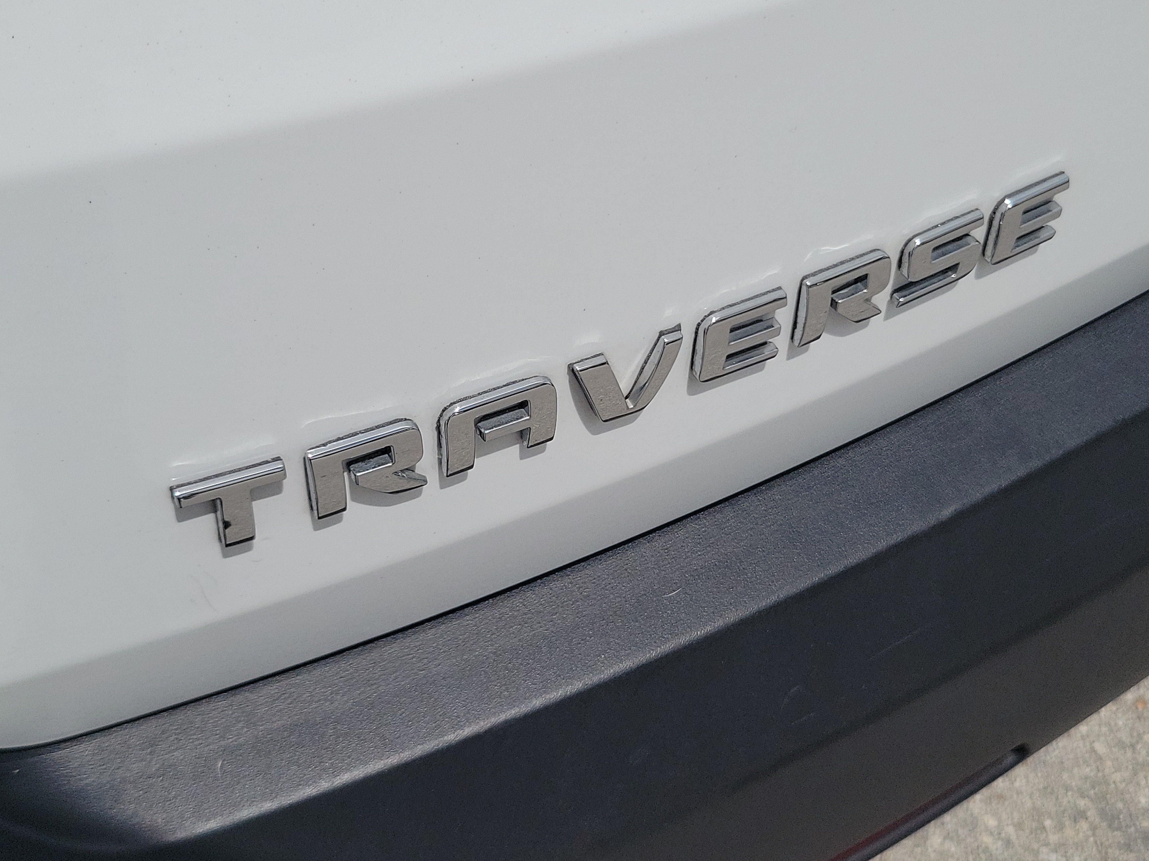 Used 2023 Chevrolet Traverse LT FWD image 32