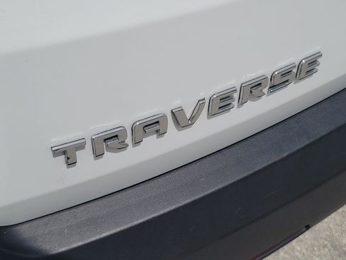 Used 2023 Chevrolet Traverse LT FWD image 32