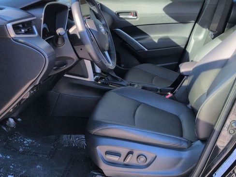 Used 2024 Toyota Corolla Cross XLE w/ Convenience Package image 14