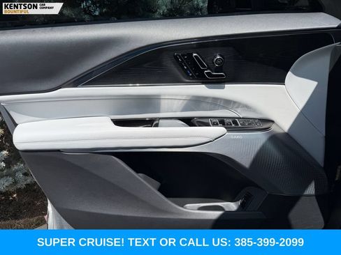 Used 2024 Cadillac Lyriq Sport AWD/4WD image 17
