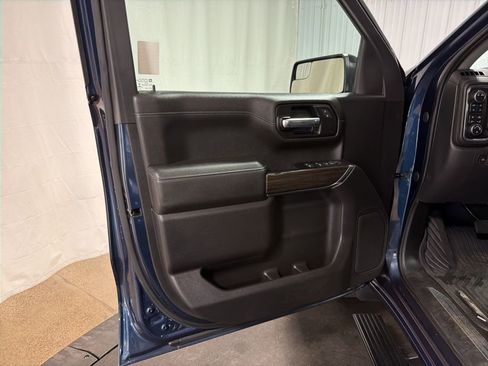 Certified 2022 Chevrolet Silverado 1500 RST w/ LPO, Blackout Package AWD/4WD image 4