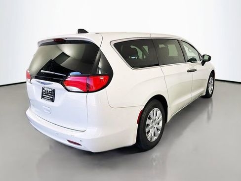 Used 2019 Chrysler Pacifica L image 7