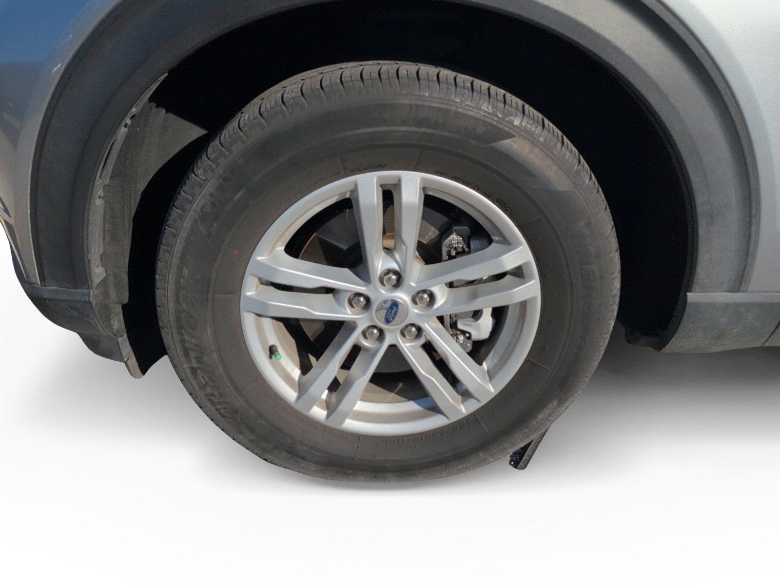 Certified 2024 Ford Explorer XLT RWD image 8