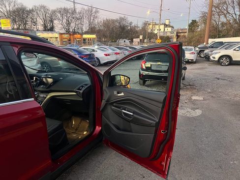 Used 2014 Ford Escape SE w/ Equipment Group 201A image 17