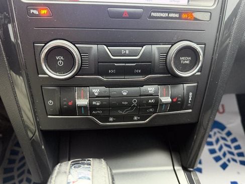 Used 2018 Ford Explorer XLT w/ Equipment Group 202A FWD image 23