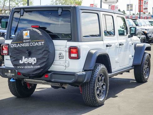 Used 2023 Jeep Wrangler Unlimited w/ Convenience Group AWD/4WD image 3