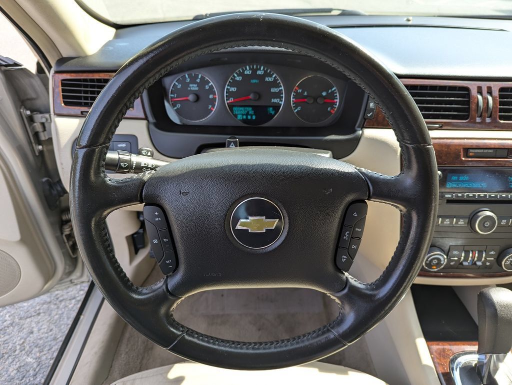 Used 2011 Chevrolet Impala LT w/ Luxury Edition Package FWD image 17