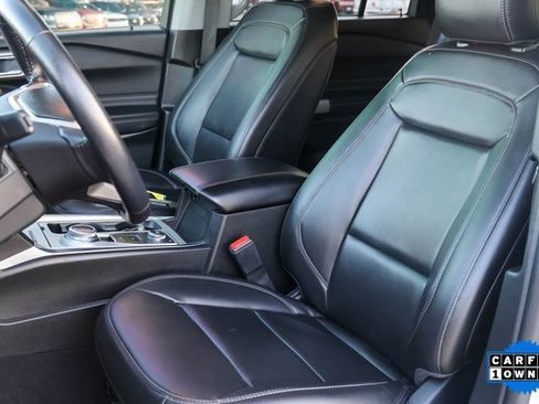 Used 2023 Ford Explorer XLT w/ Equipment Group 202A image 12