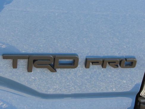 Certified 2018 Toyota Tacoma TRD Pro AWD/4WD image 12