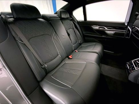 Certified 2022 BMW 750i xDrive 750i xDrive w/ Executive Package image 15