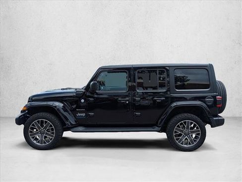 Used 2023 Jeep Wrangler Unlimited Sahara w/ Cold Weather Group AWD/4WD image 9