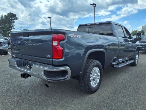 Used 2020 Chevrolet Silverado 2500 LTZ w/ LTZ Plus Package image 3