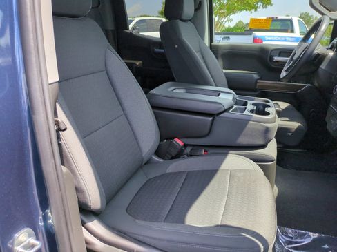 Used 2022 Chevrolet Silverado 1500 LT AWD/4WD image 31