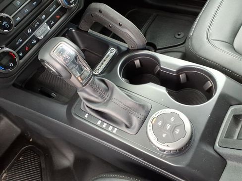 New 2025 Ford Bronco Badlands image 19