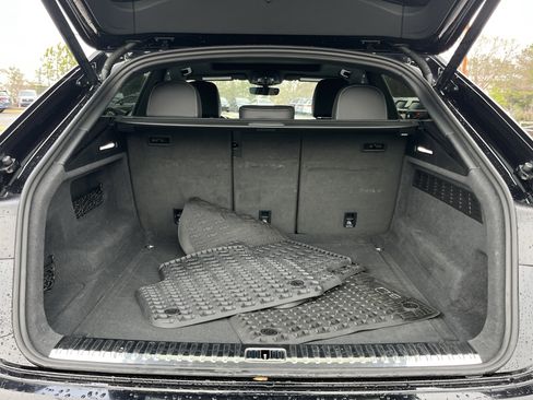 Used 2019 Audi Q8 Prestige image 26