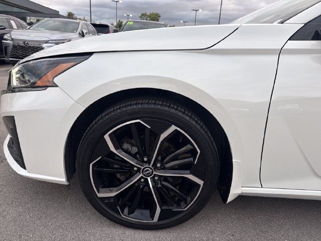 Certified 2023 Nissan Altima 2.5 SR AWD/4WD image 10