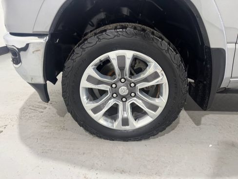 Used 2022 RAM 1500 Limited w/ Off-Road Group AWD/4WD image 9