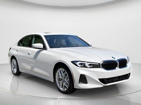 New 2026 BMW 330i Sedan w/ Convenience Package RWD image 3