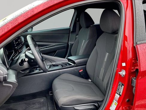Used 2025 Hyundai Elantra Sport image 25