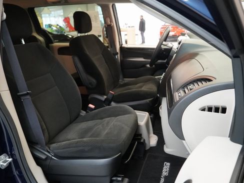 Used 2016 Dodge Grand Caravan SE w/ Quick Order Package 29E SE image 28