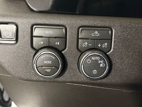 Used 2026 Chevrolet Silverado 1500 LT w/ Protection Package AWD/4WD image 22