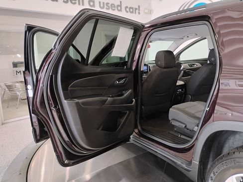 Used 2021 Chevrolet Traverse LT FWD image 43