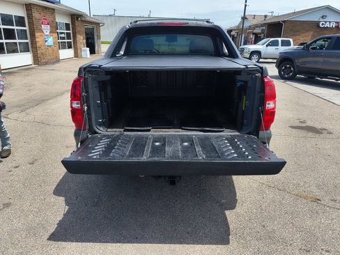 Used 2011 Chevrolet Avalanche LTZ AWD/4WD image 6