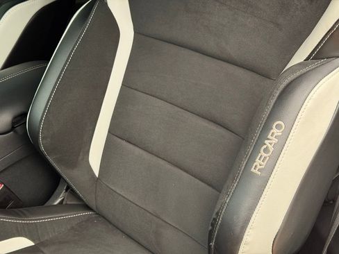 Used 2022 Ford Mustang Shelby GT500 w/ Technology Package image 43