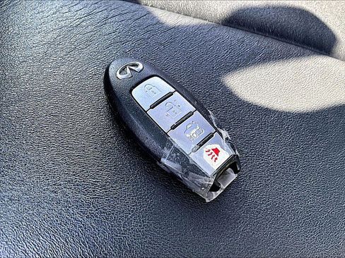 Used 2018 INFINITI Q60 3.0t Luxe image 19