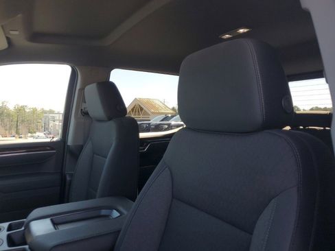 New 2026 GMC Sierra 1500 SLE image 17