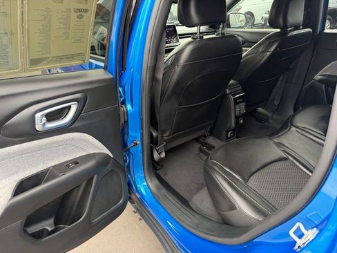 Used 2023 Jeep Compass Latitude image 25