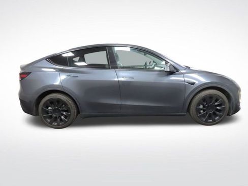 Used 2023 Tesla Model Y Long Range image 7