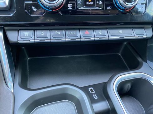 Used 2025 GMC Sierra 3500 Denali w/ Technology Package AWD/4WD image 20