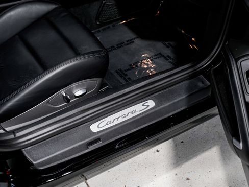 Used 2015 Porsche 911 Carrera S image 28