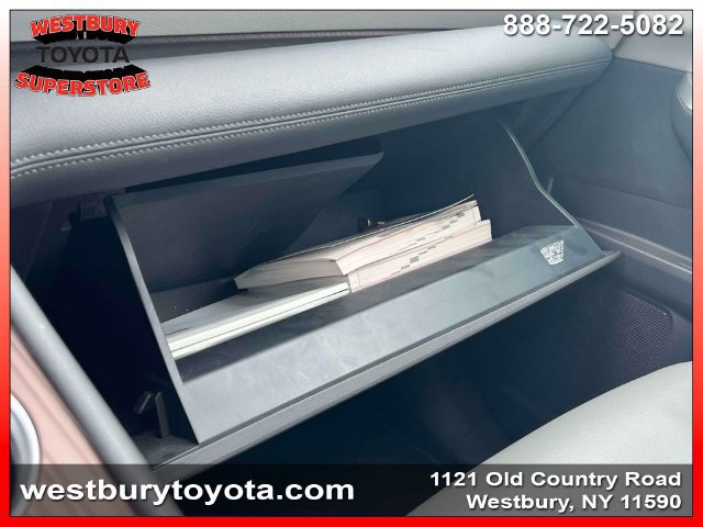 Used 2021 Toyota Sienna XLE FWD image 32