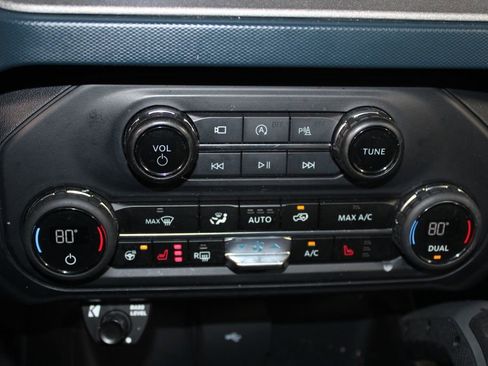 Used 2024 Ford Bronco Outer Banks AWD/4WD image 29