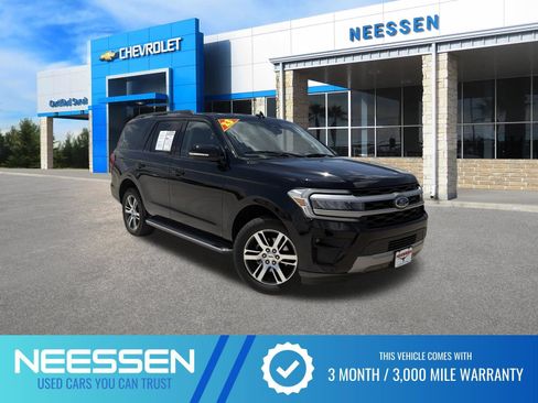 Used 2023 Ford Expedition XLT RWD image 1