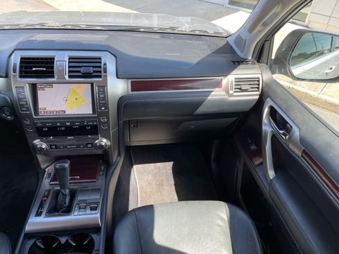 Used 2018 Lexus GX 460 Premium w/ Premium Package AWD/4WD image 6