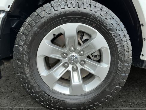 Used 2022 RAM 1500 Laramie AWD/4WD image 14