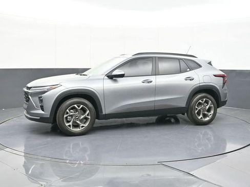 New 2026 Chevrolet Trax LT w/ Driver Confidence Package FWD image 6