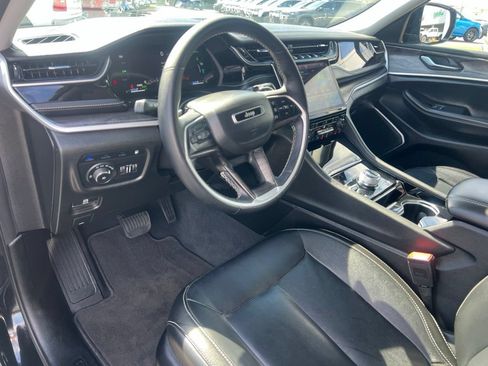 Used 2023 Jeep Grand Cherokee 4WD 4xe image 23