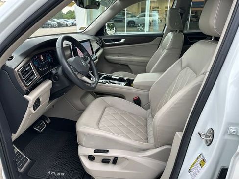 Certified 2024 Volkswagen Atlas SEL Premium R-Line AWD/4WD image 14