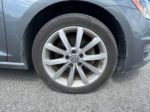Used 2015 Volkswagen Golf SE image 11
